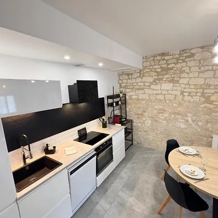 Le Grainetier Apartment